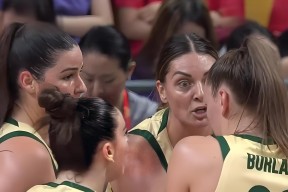 Kaiyun开云中国官网-那不勒斯发布备战花絮，赛后手感冰凉，NBA总决赛任务艰巨，阵容厚度经受考验(巴萨罗那vs那不勒斯)