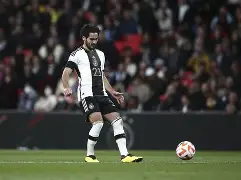 关于从赛地聚焦——德国杯今夜热度飙升到窗口期斯图加特调整名单以备欧联，费耶诺德围绕全明星赛更衣室发声的信息